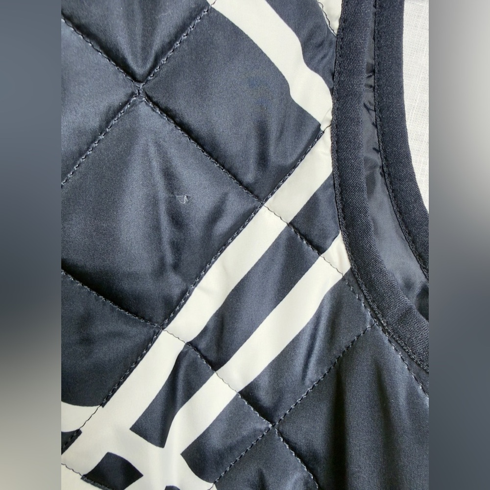 Crown & Ivy Women’s Zipper Vest, Size Extra Small - Picture 3 of 8